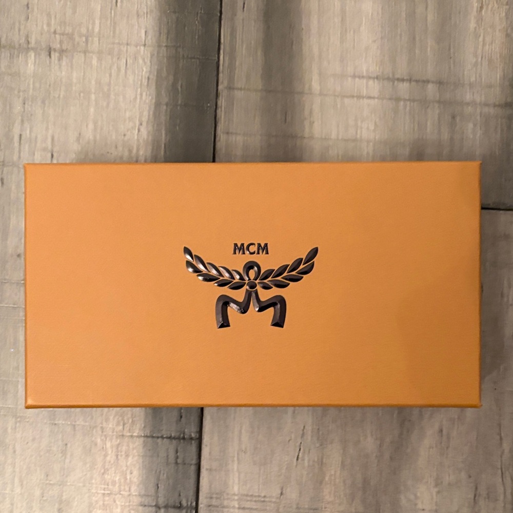 MCM - Never Carried Large Black Wallet - Picture 7 of 9